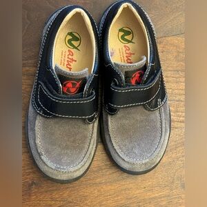 Naturino Kids Leather and Suede Dress Shoes Size 26